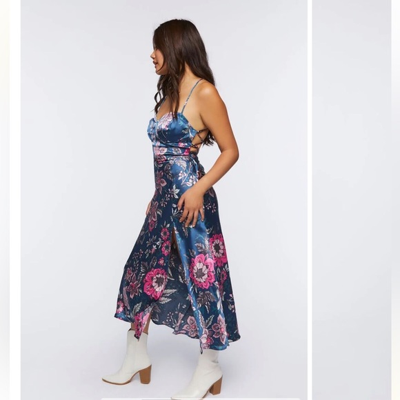 Forever 21 satin buster floral dress Small - Picture 3 of 5